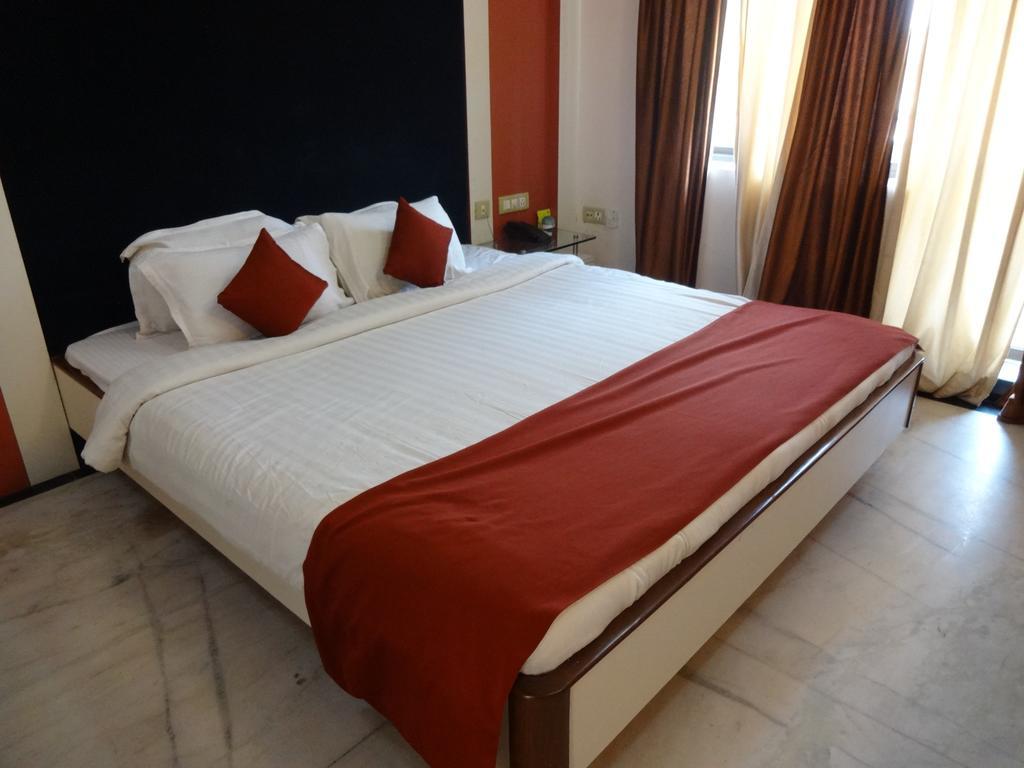 Sagar Tarang Residency Hotel Puri Room photo
